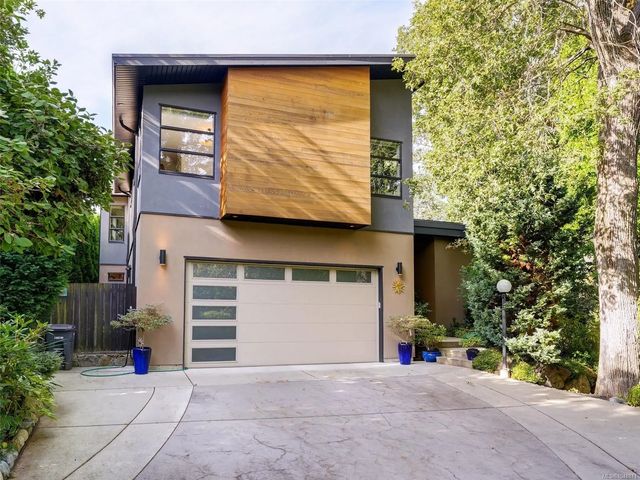 2 of 47 - 1047 San Marino Cres, Saanich, BC