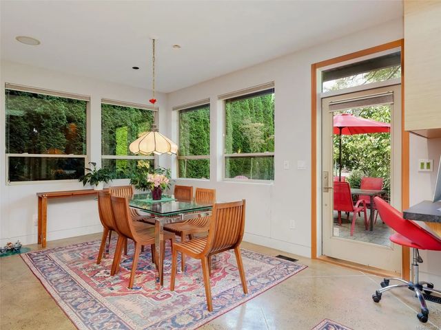 5 of 47 - 1047 San Marino Cres, Saanich, BC