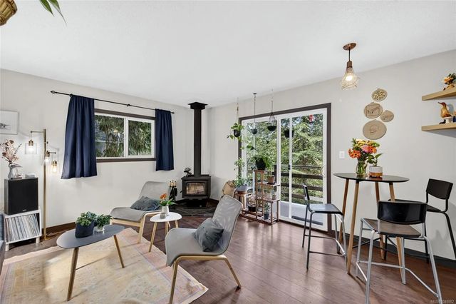 2 of 37 - 138 Woodland Dr, Salt Spring, BC