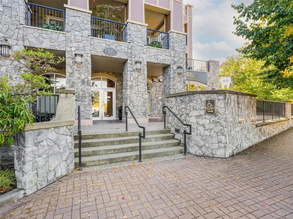 1325 Bear Mountain Pkwy 413, Langford
