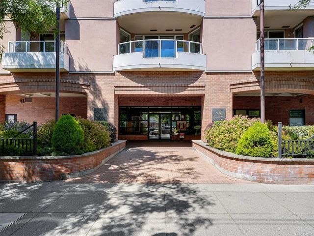 2 of 28 - 930 Yates St 205, Victoria, BC