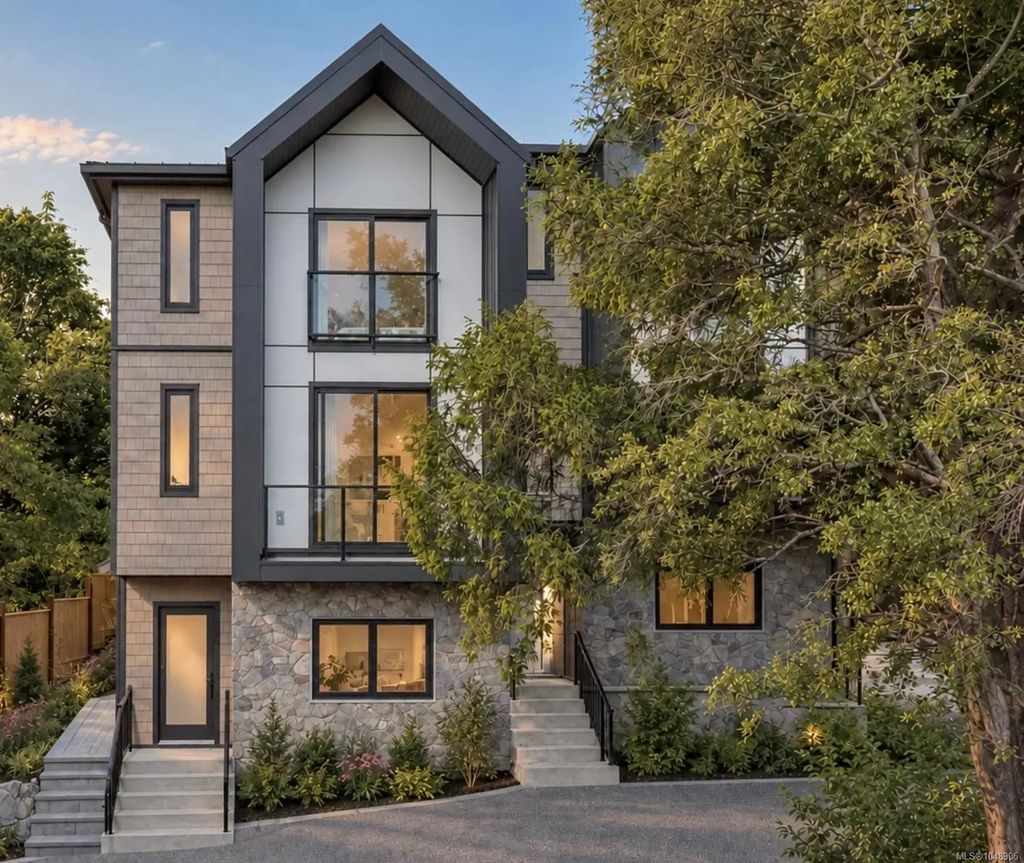517 Foul Bay Rd 1, Victoria