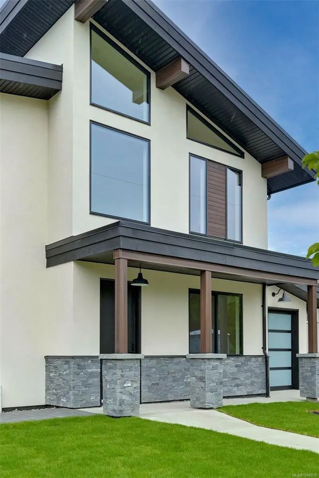 3 of 81 - 1624 Warren Gdns, Victoria, BC