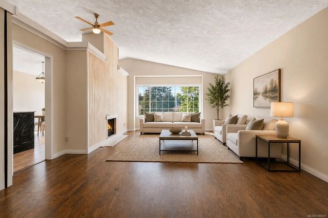 4 of 28 - 901 Kentwood Lane 32, Saanich, BC