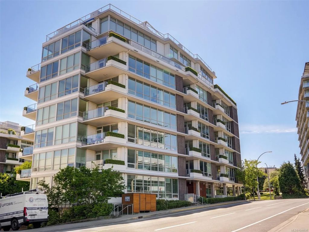 399 Tyee Rd 105, Victoria