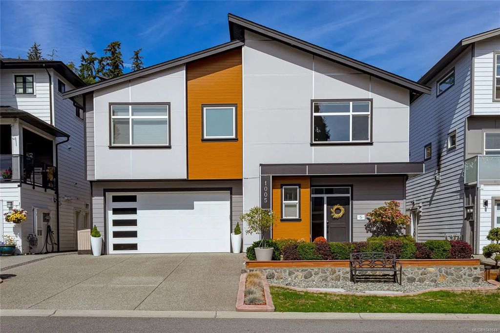 1005 Golden Spire Cres, Langford