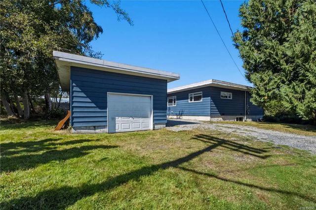 2 of 44 - 1802 Peninsula Rd, Ucluelet, BC