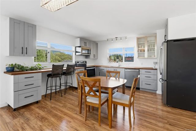 4 of 44 - 1802 Peninsula Rd, Ucluelet, BC