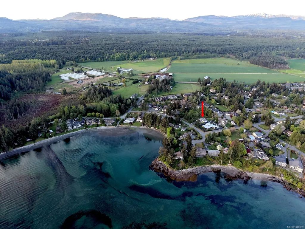 1677 Acacia Rd, Nanoose Bay