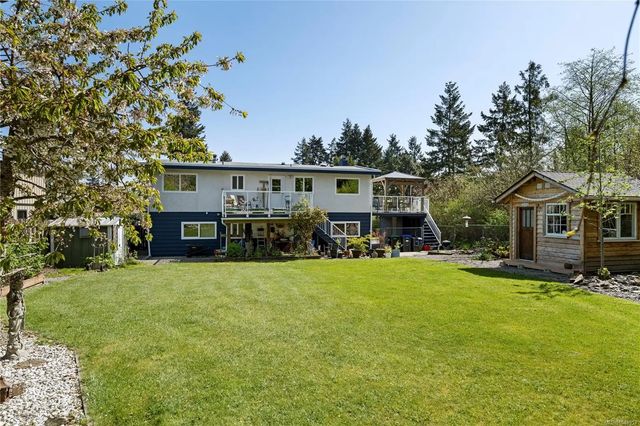 3 of 39 - 1677 Acacia Rd, Nanoose Bay, BC