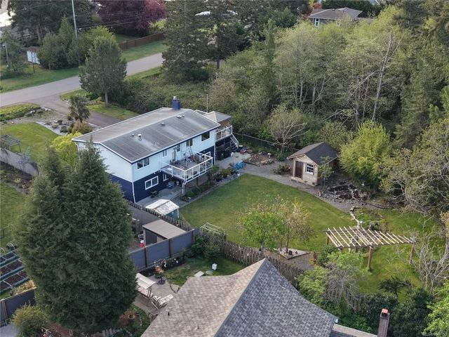 4 of 39 - 1677 Acacia Rd, Nanoose Bay, BC