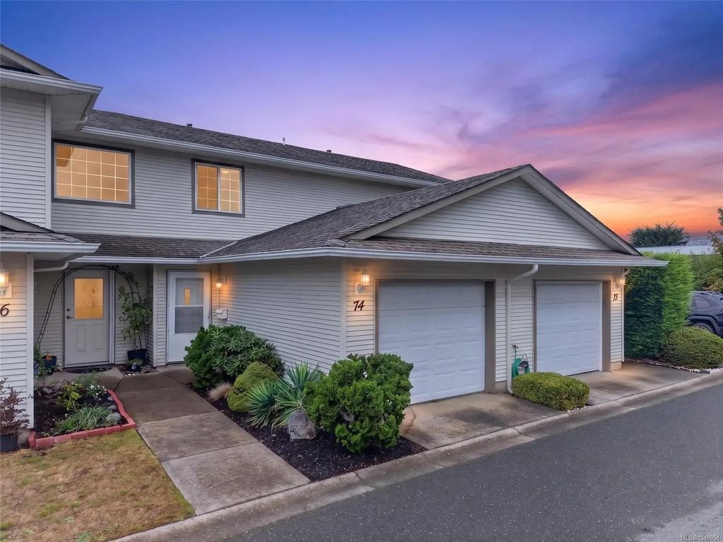 717 Aspen Rd 74, Comox