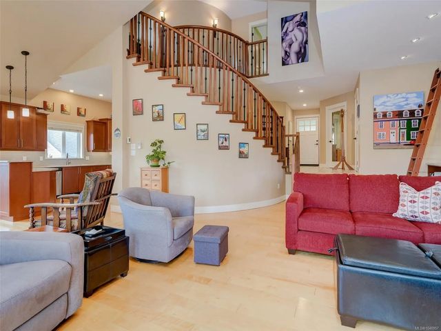 4 of 38 - 19 Carly Lane, View Royal, BC