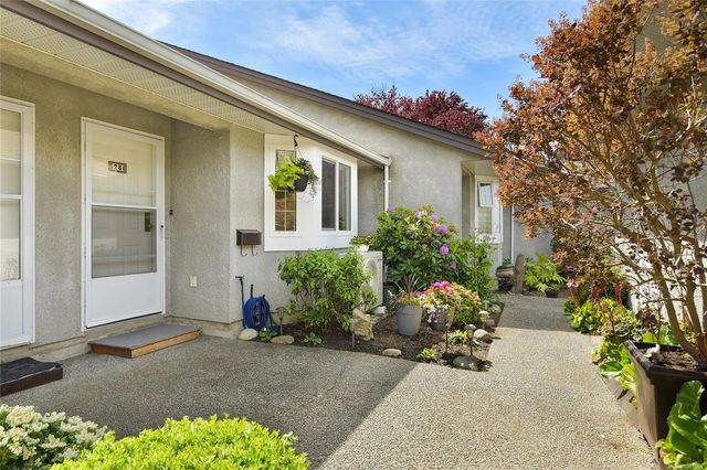 5 of 48 - 2070 Amelia Ave 23, Sidney, BC