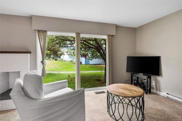 3 of 41 - 3987 Gordon Head Rd 4, Saanich, BC