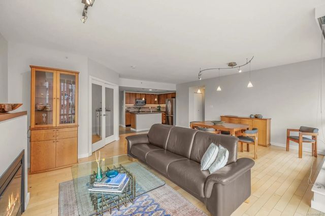5 of 37 - 732 Cormorant St 605, Victoria, BC