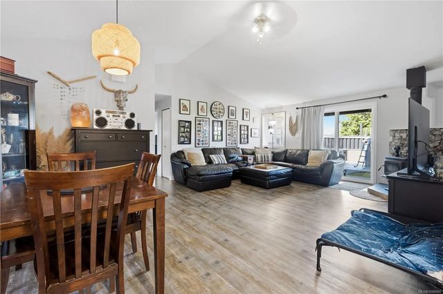 4 of 31 - 1626 Larch Rd, Ucluelet, BC