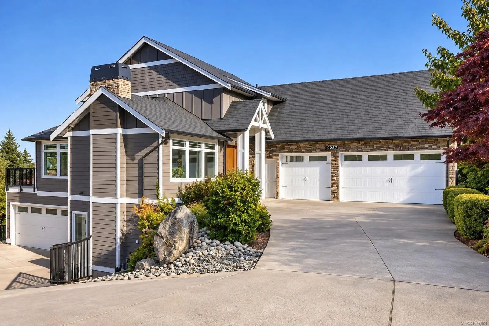 MLS #1048984 for Sale at 2287 Nicklaus Dr, in the city of Langford, V9B 0L2