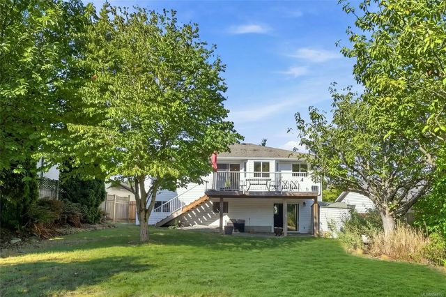 2 of 57 - 5822 Shadow Mountain Rd, Nanaimo, BC