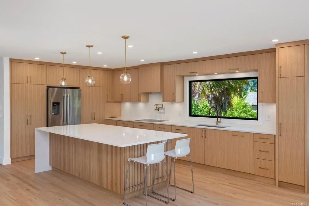 1601 Mileva Lane, Saanich