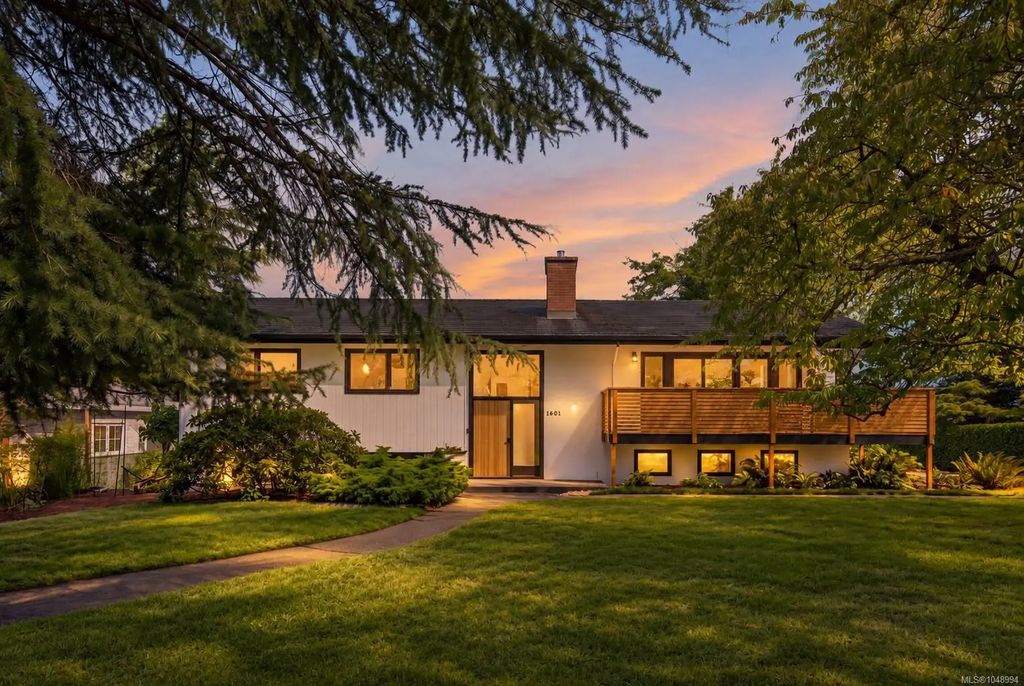 1601 Mileva Lane, Saanich