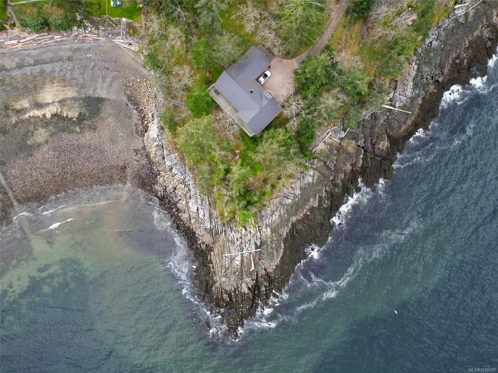 3610 Outrigger Rd, Nanoose Bay