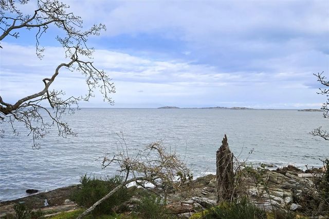 5 of 40 - 3610 Outrigger Rd, Nanoose Bay, BC