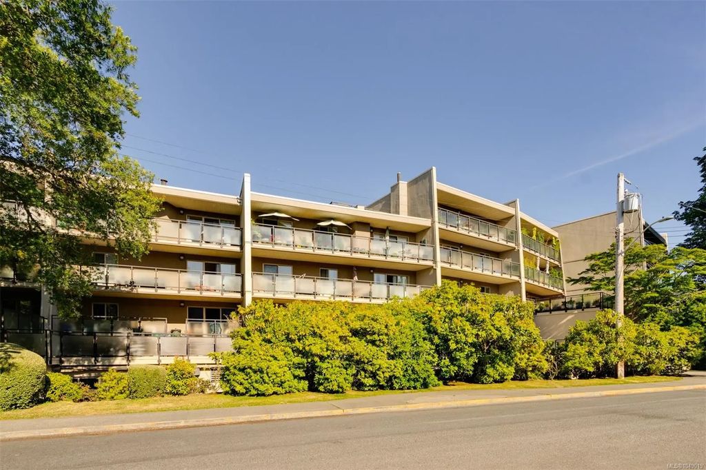 1419 Stadacona Ave 202, Victoria