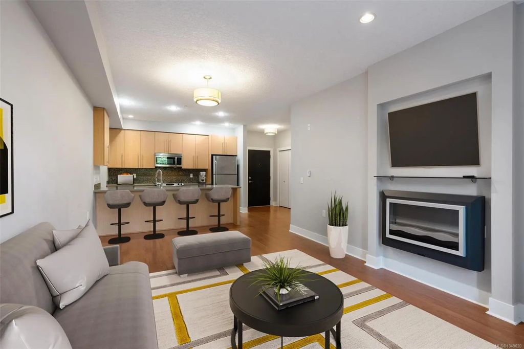 4529 West Saanich Rd 101, Saanich
