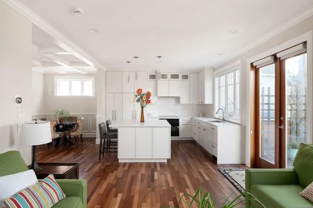 4 of 53 - 238 Richmond Ave, Victoria, BC