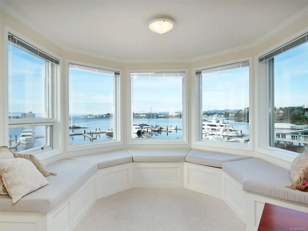 10 Paul Kane Pl 313, Victoria