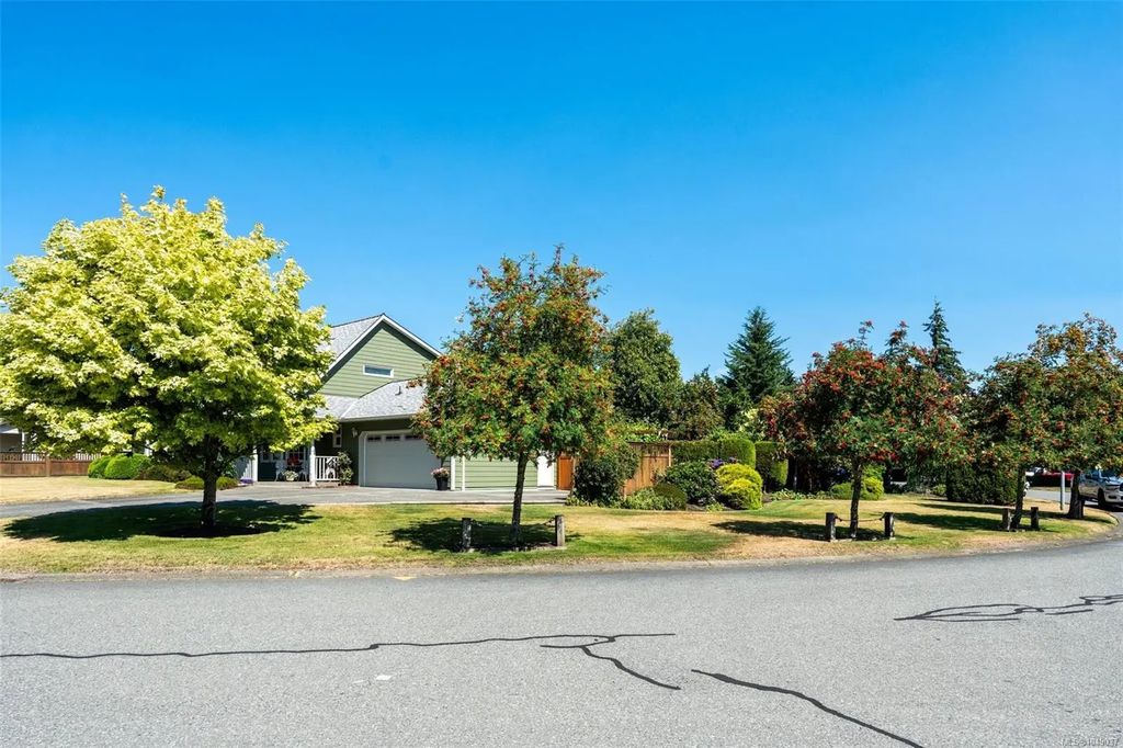 3141 Antrobus Cres, Colwood