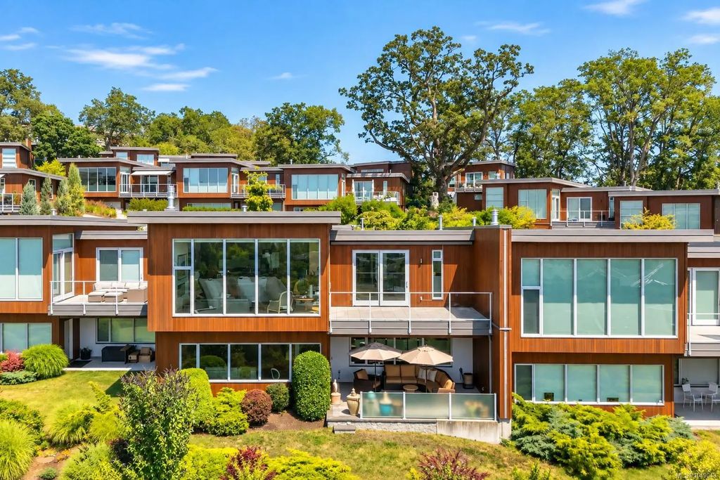 4022 Rainbow Hill Lane, Saanich
