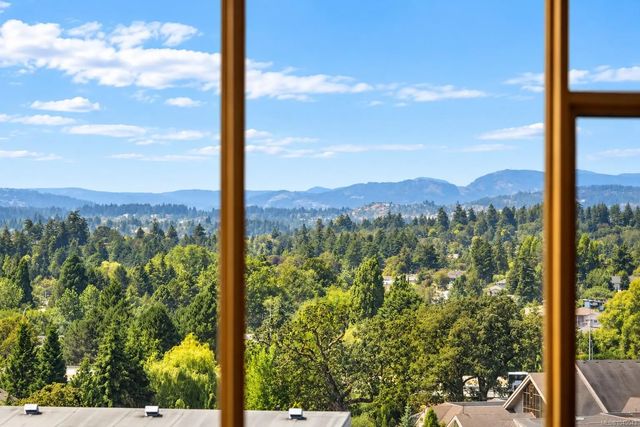 4 of 33 - 4022 Rainbow Hill Lane, Saanich, BC