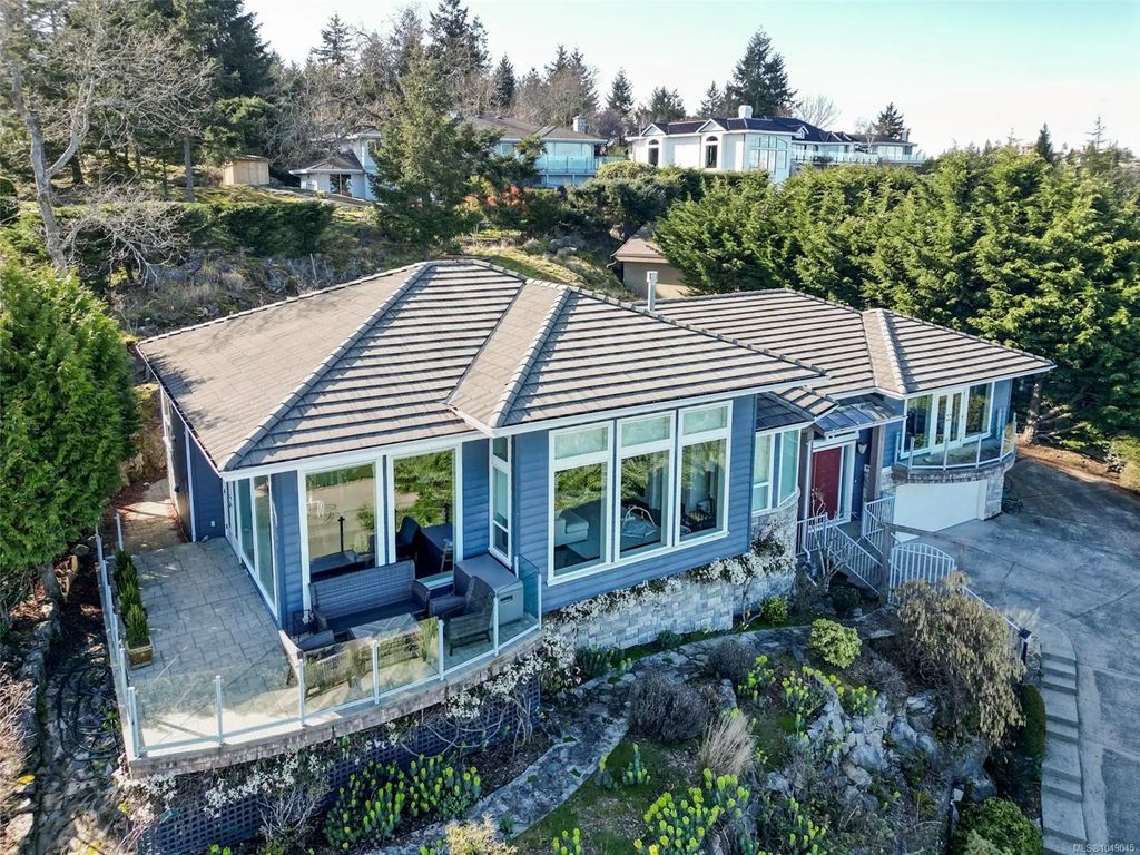 3554 Collingwood Dr, Nanoose Bay