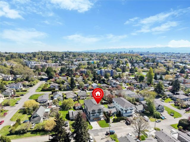 3 of 37 - 921 Dale St 2, Saanich, BC