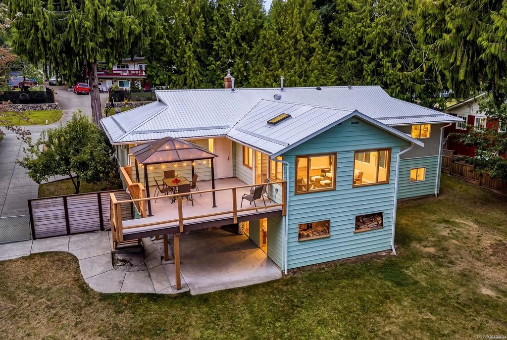 1320 Webdon Rd, Courtenay
