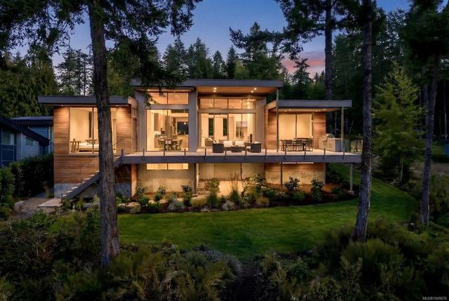 3 of 22 - 770 Lands End Rd, North Saanich, BC