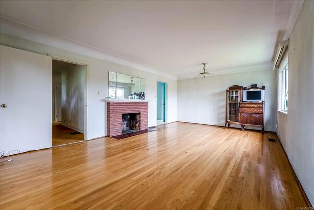 4 of 39 - 1673 North Dairy Rd, Saanich, BC