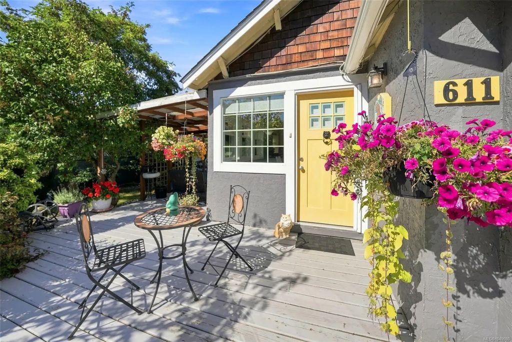 611 Pioneer Cres, Parksville