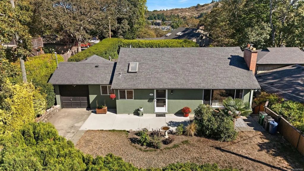 3615 Doncaster Dr, Saanich