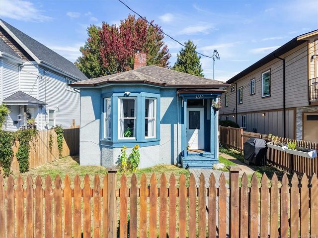 2 of 36 - 1122 North Park St, Victoria, BC