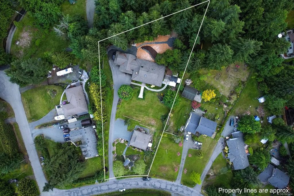 1582 Wilmot Ave, Shawnigan Lake