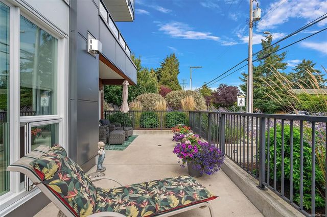 5 of 29 - 2447 Henry Ave 101, Sidney, BC