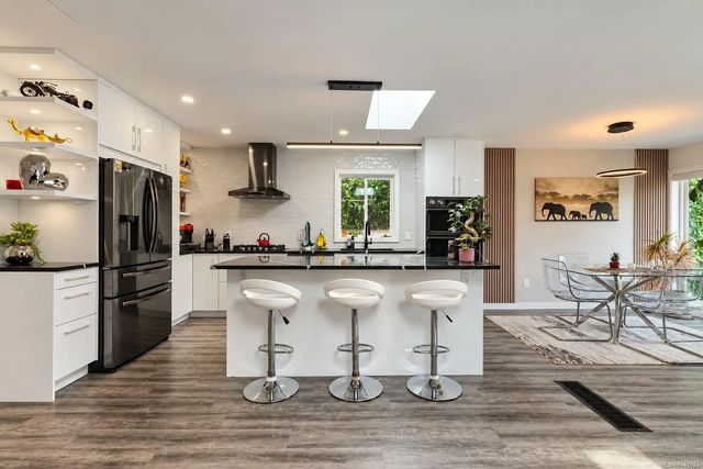 2 of 42 - 7081 East Saanich Rd, Central Saanich, BC