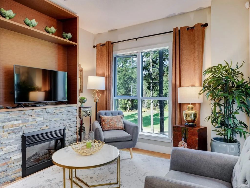 1400 Lynburne Pl 221, Langford