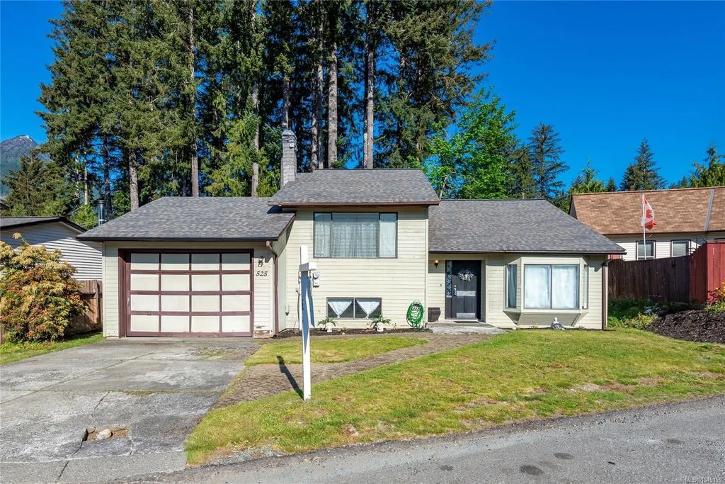 525 Muchalat Crt, Gold River
