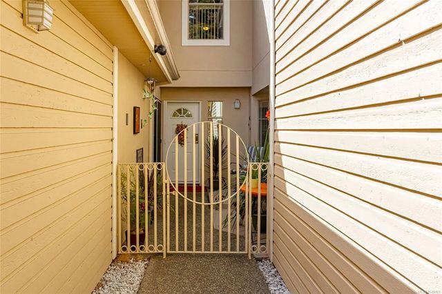 2 of 27 - 909 Admirals Rd 46, Esquimalt, BC