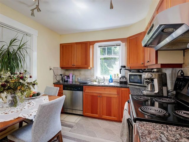5 of 37 - 1167 Goldstream Ave, Langford, BC