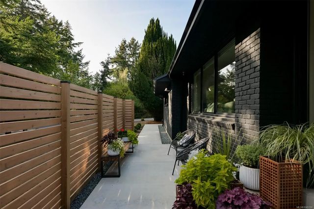 5 of 62 - 2860 Tudor Ave, Saanich, BC